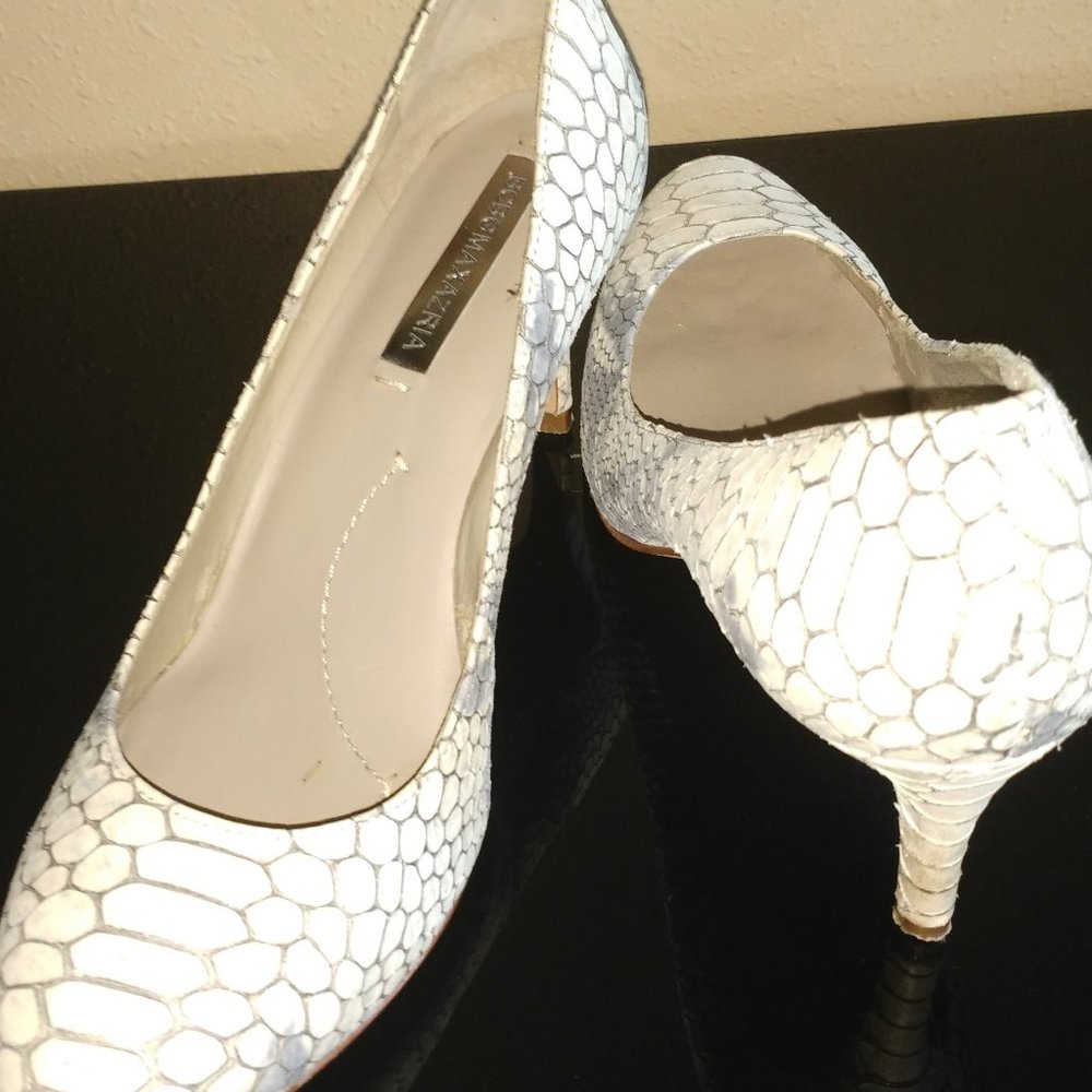 BCBG  women's pump